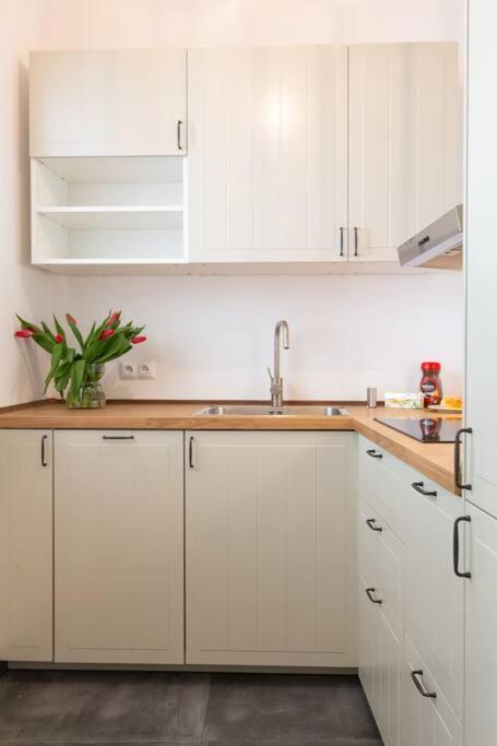 Royal Route Fully Equipped Apartment